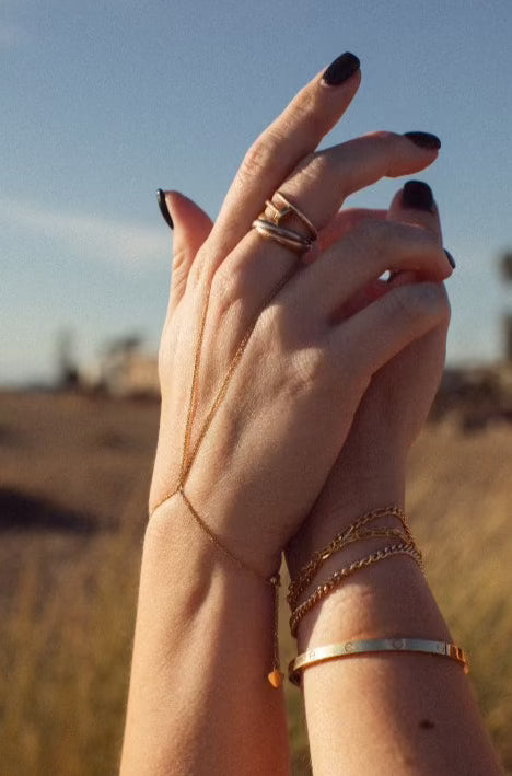 The Shawna Hand Chain Bracelet